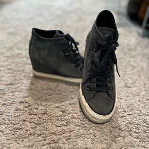 Women’s converse